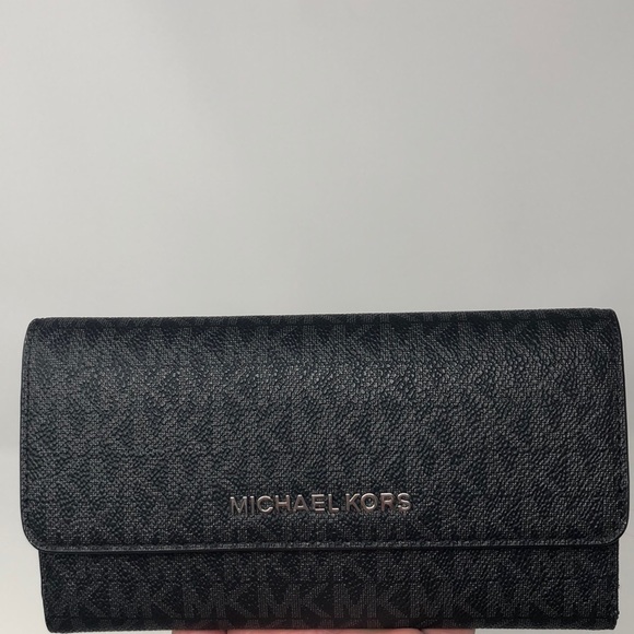 NWT Michael Kors Jet Set travel wallet - Picture 2 of 6
